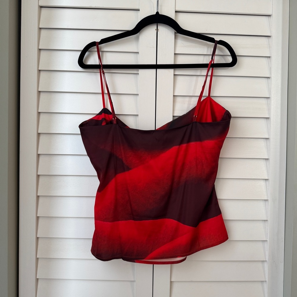 NWT Tyler McGillivary Charlie tank in magnified rose print XL red black - Picture 7 of 7